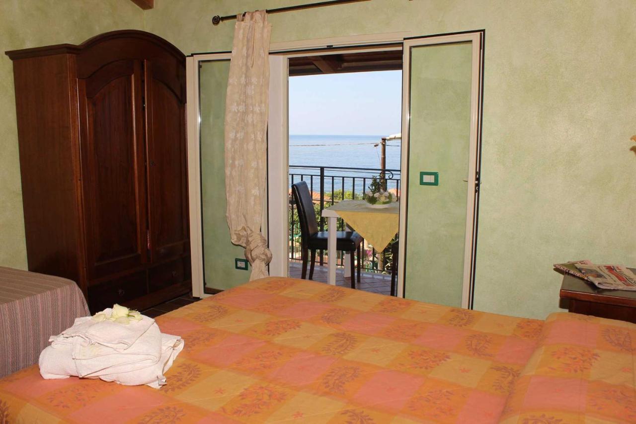 Villa Paladino - B&B E Guest House Шилла Екстер'єр фото